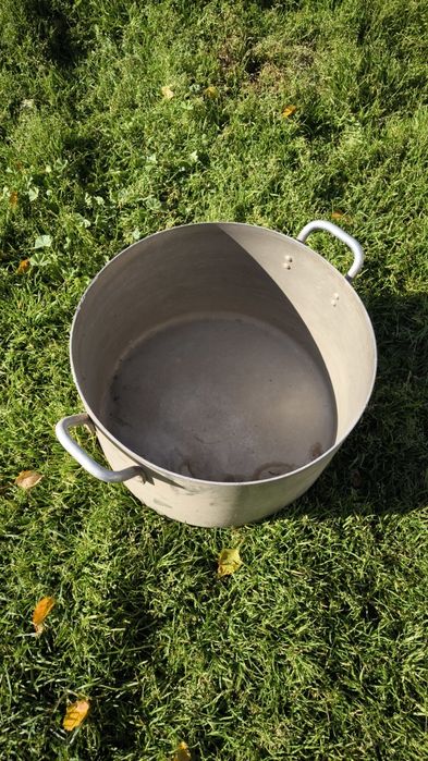 Продам алюминиевую кастрюлю.