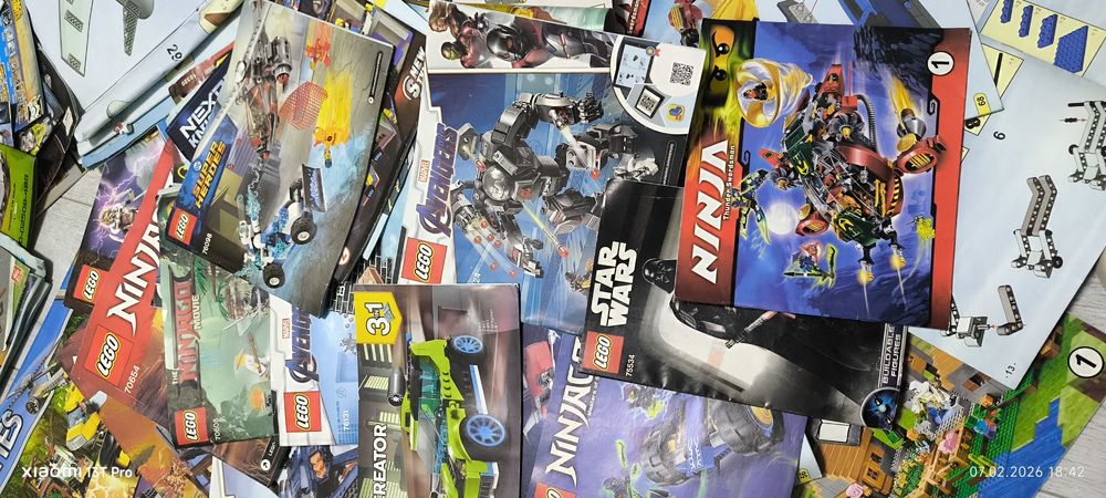 Продам инструкции от lego