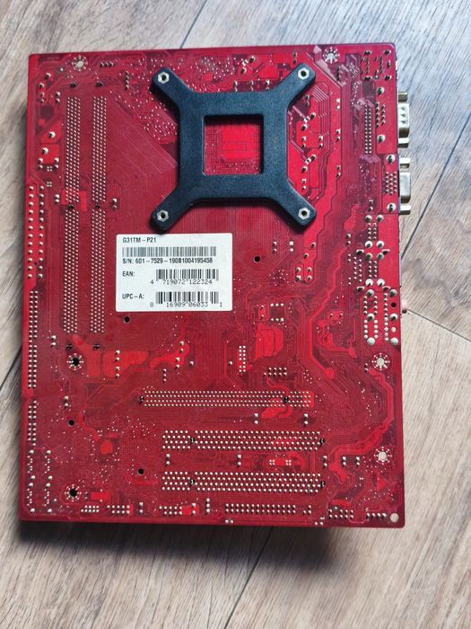 Материнка Msi сокет: LGA 775