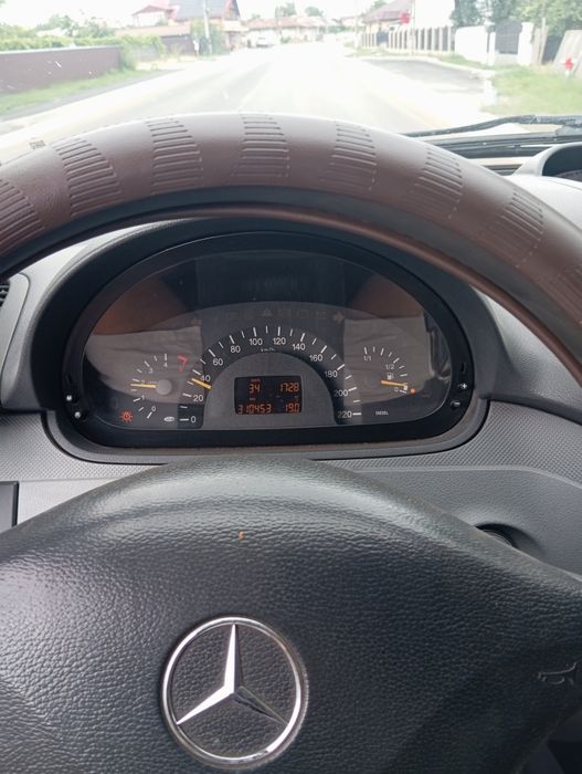 Vând sau schimb Mercedes Vito 109 !
