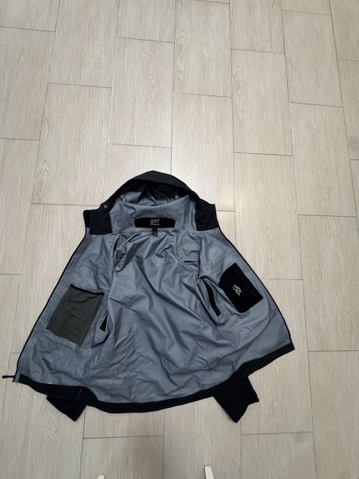 Arc’teryx waterproof яке