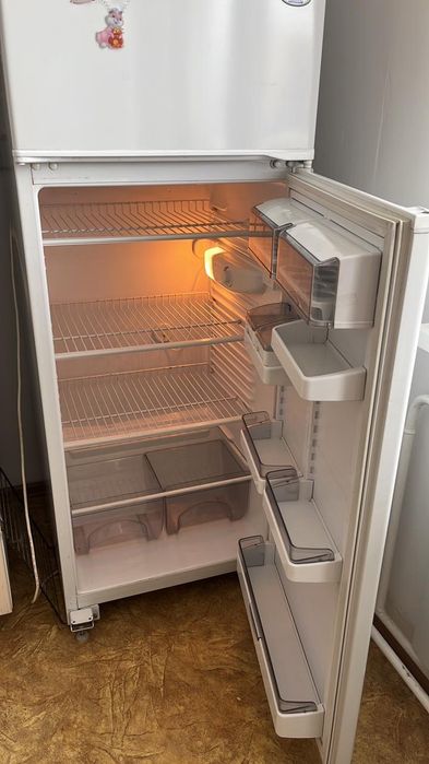 Продам холодильник