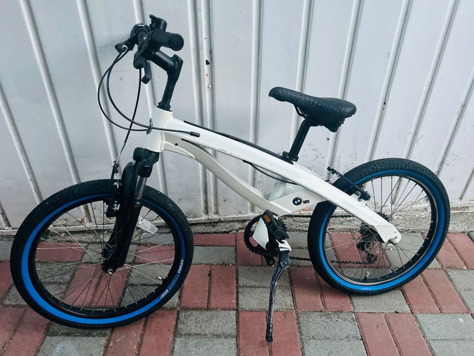 Bicicleta BMW 6-9 ani