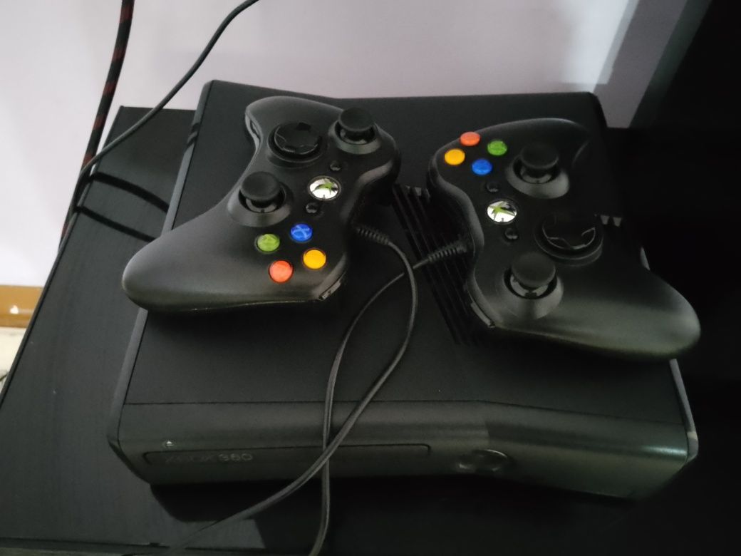 XBOX 360 Slim 500 gb: 1 400 000 сум - Приставки Самарканд на Olx