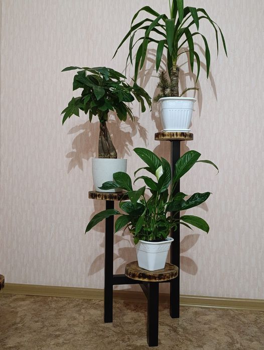 Напольная полка для цветов