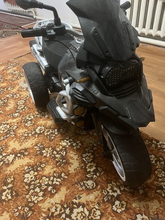 Skuter satiladi 3 balonli