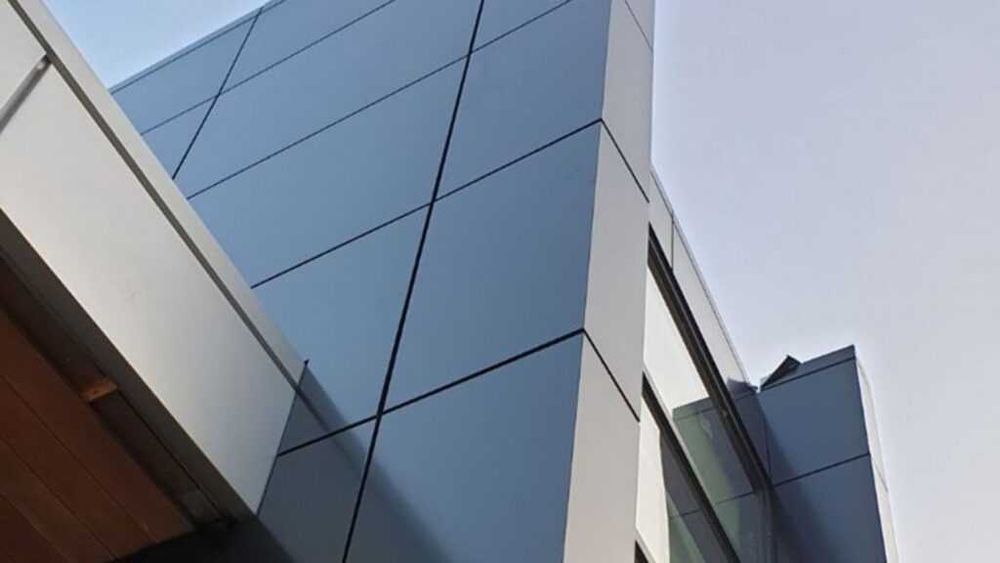 ALCOMPTECH SRL  comercializeaza panouri de aluminiu compozit