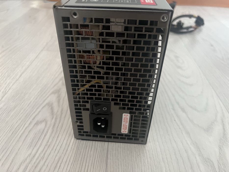 Продам блок питания Huntkey GS-550