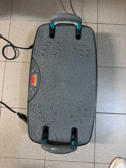 Platformă vibrațională CRIVIT  – complet echipată, telecomandă și mânere