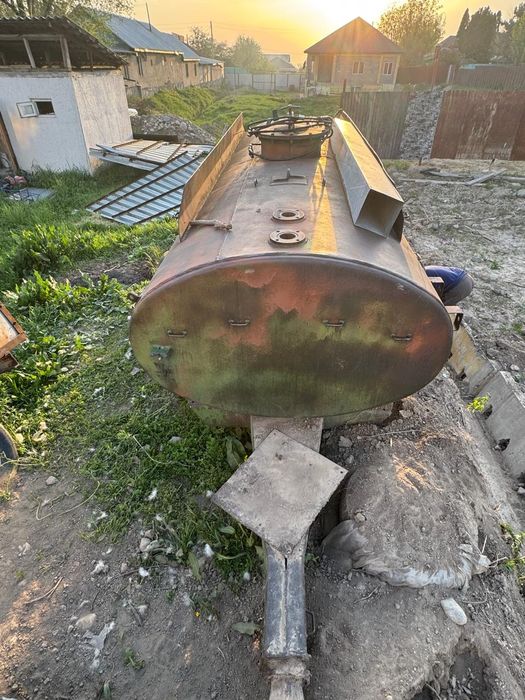 Цистерна бочка водовоза