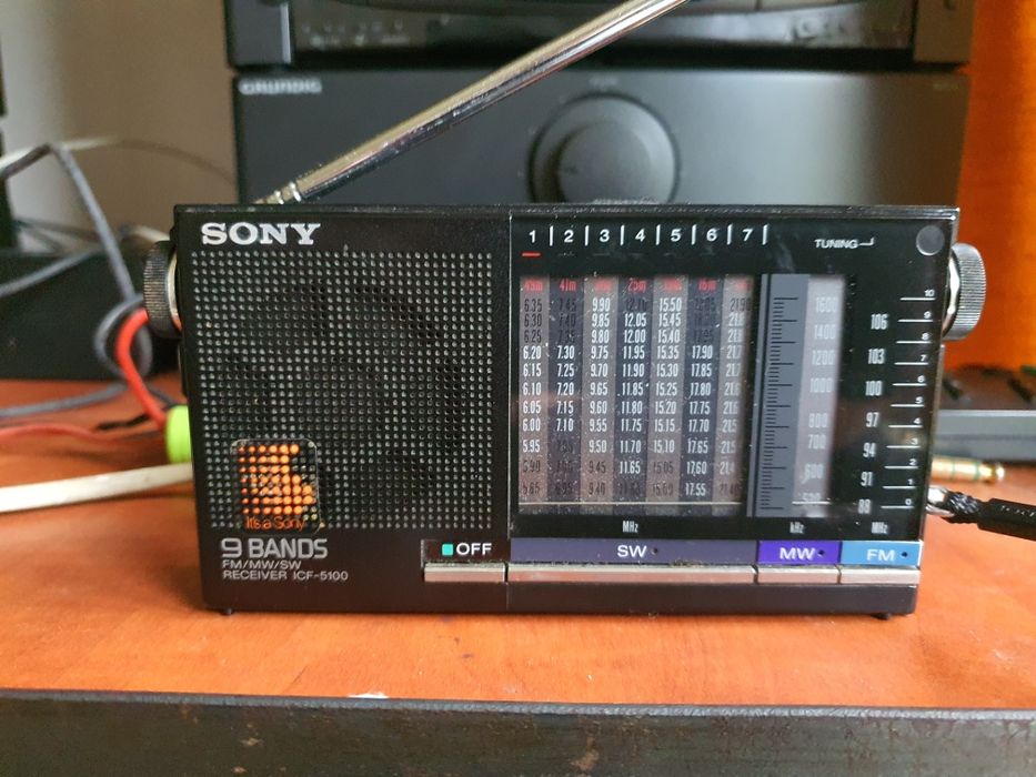vănd radio  sony icf 5100