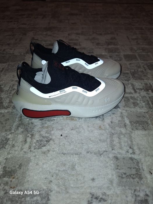 Adidasi Under Armur noi 39