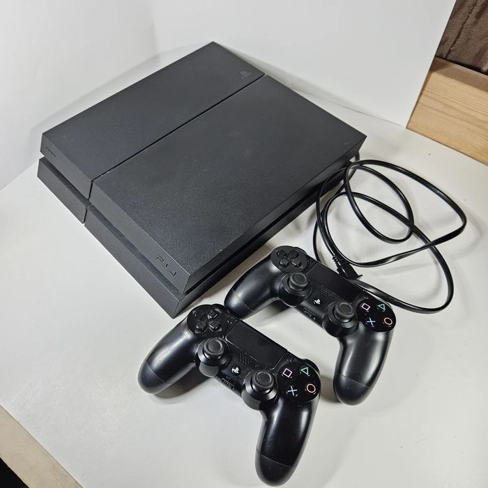 Ps 4 игравой приставка