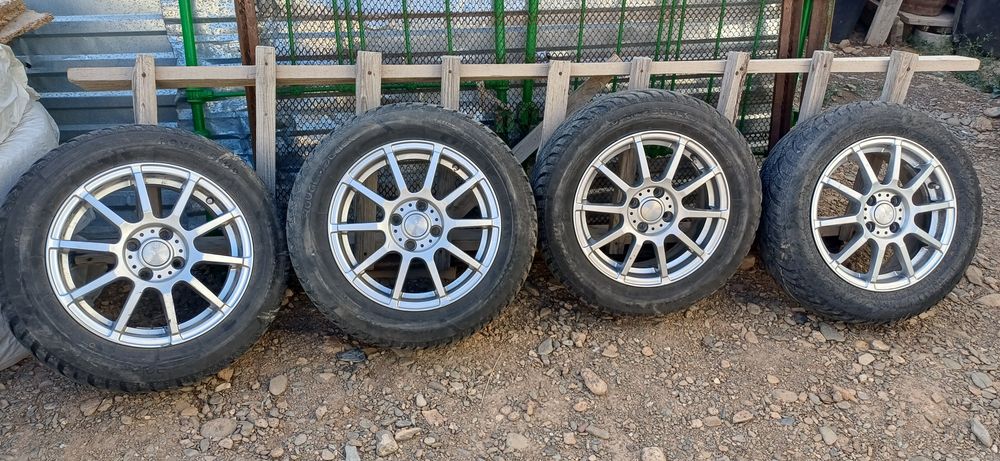 R15 Диски с шинами , крепёж 4