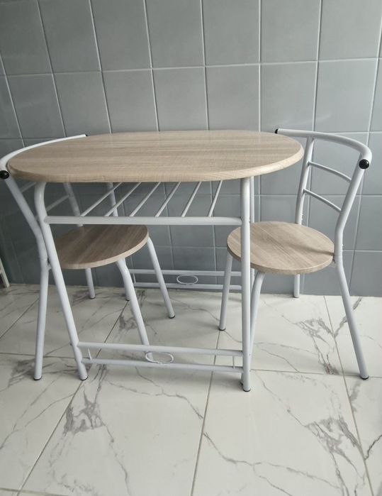 Vand set masa + 2 scaune