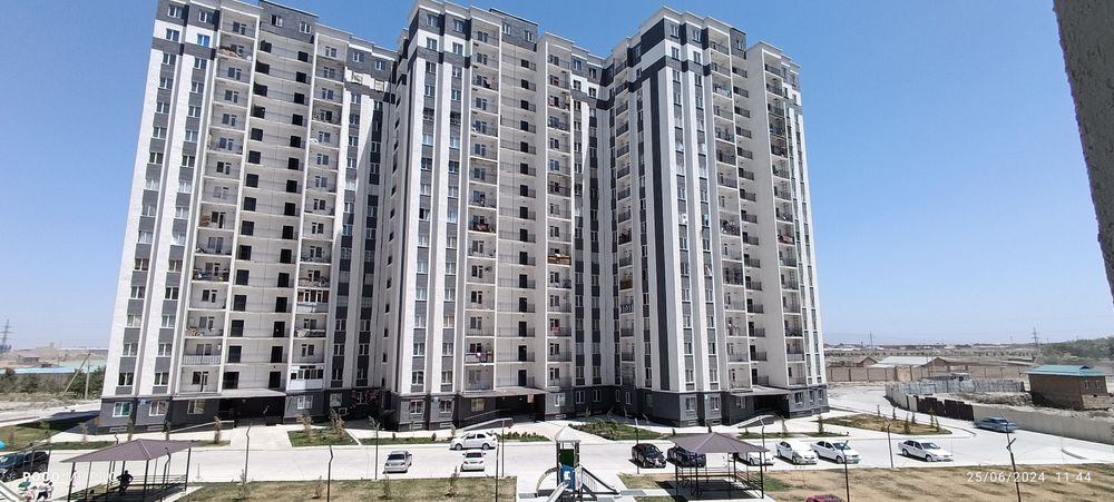 Dom sotiladi pul zarur kelishtirib beraman 3 xona 72.30.kv Samarqand