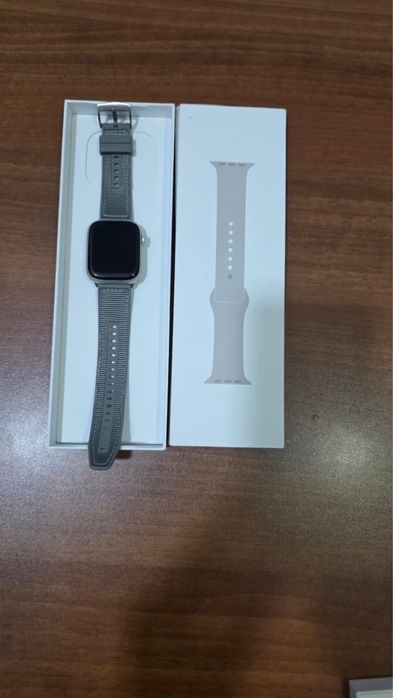 Apple Watch Series 9 45mm Starlight Aluminum GPS