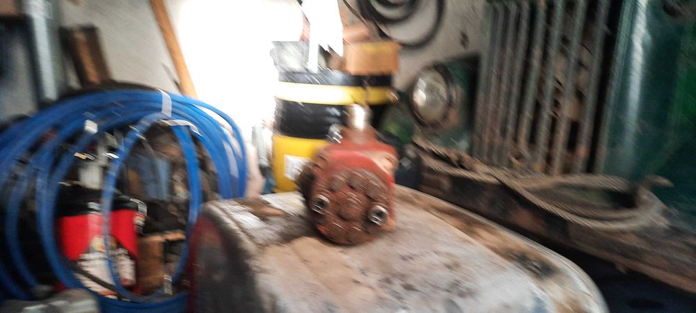 Хидравлична помпа и хидравличен цилиндър за Miller kipet