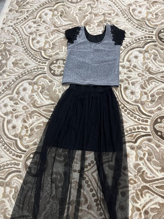 Продается кофта с юбкой на девочку 11-12 лет