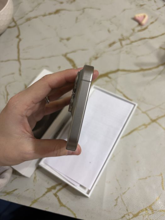 Продам Айфон 15 pro