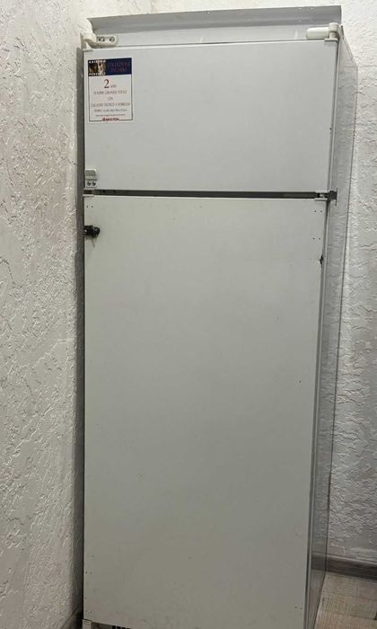 Продам холодильник