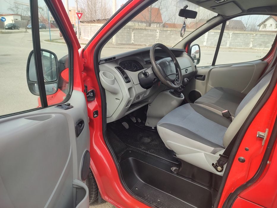 Renault Trafic 2.5 Diesel 8+1 LOCURI...Inmatriculat Ro