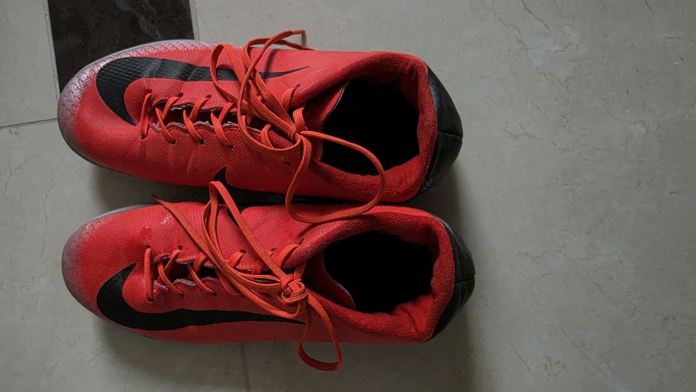 Футбольные кросовки шиповки Nike 38 размер