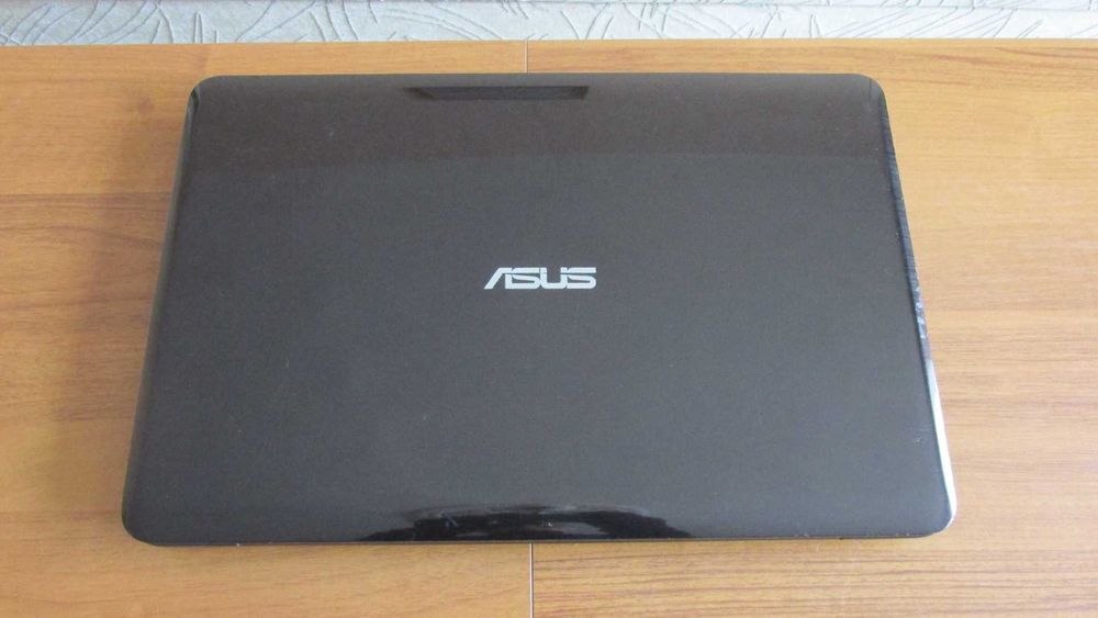 17.3 инча Asus с i5-7200,DDR4,SSD
