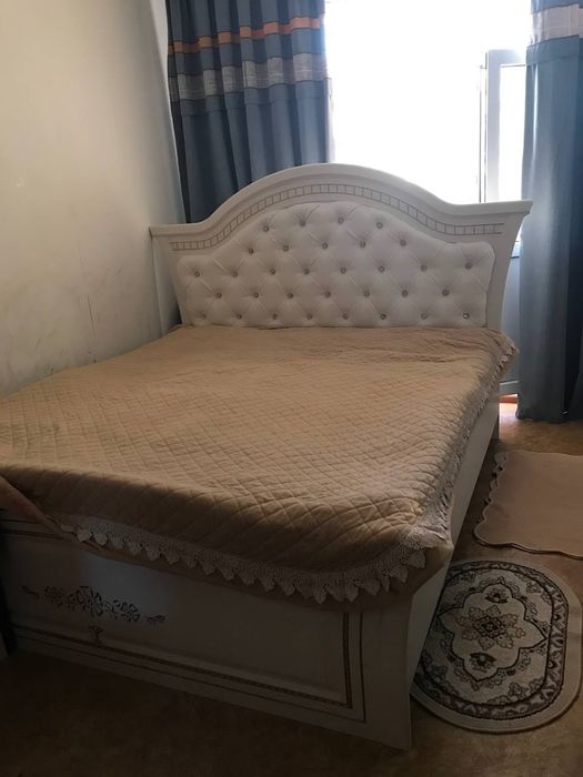 Спальный кровать