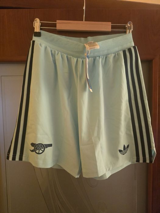 Нов екип на Арсенал