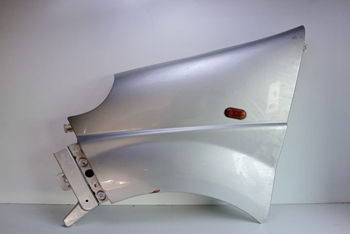 Aripa stanga fata Nissan Primastar prima generatie