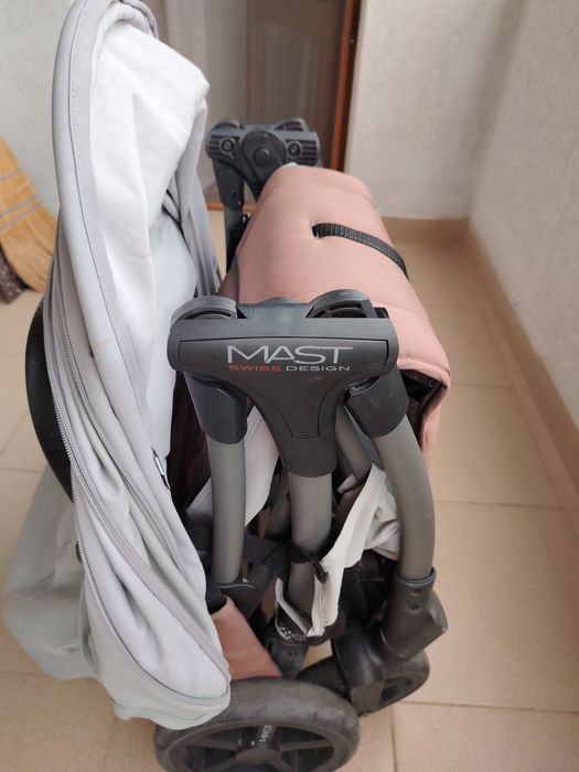 Сгъваема бебешка количка Mast M2x - сива

M2x съчетава всички хар