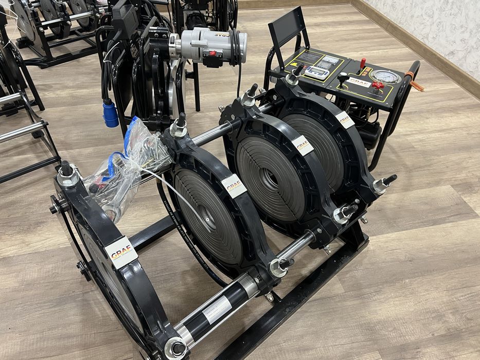 Стыковой аппарат для пайки пластиковых труб