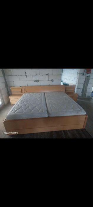 Vând mobila masivă