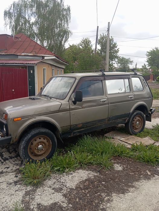 Продам ниву пяти дверку
