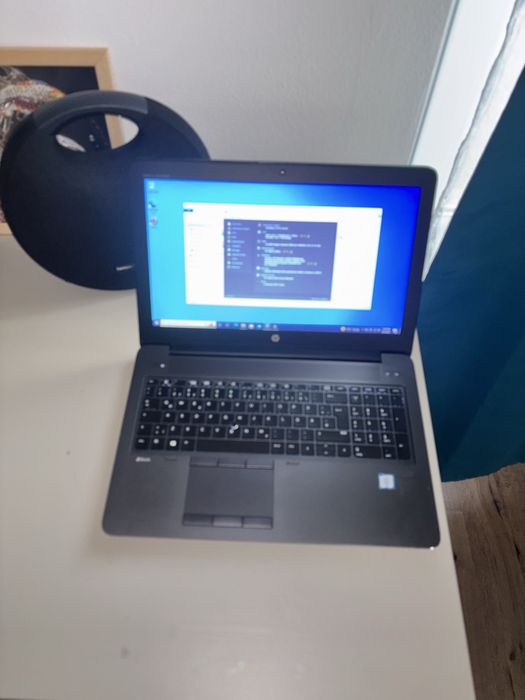 Lapotp Workstation/Gaming• i7-6820HQ• 16gb ram• Nvidia 4Gb dedicat•