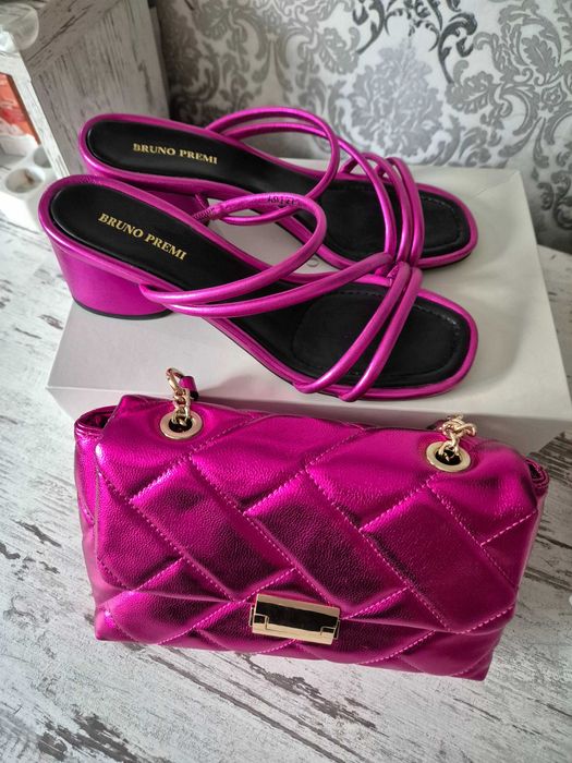 Комплект чанта и сандали