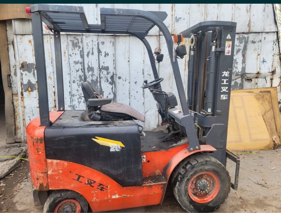 Вилочный погрузчик