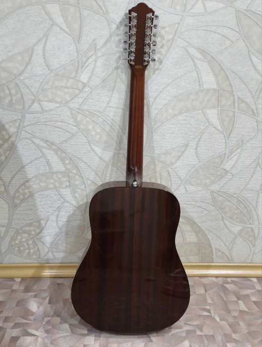 Продам 12 струнную гитару IBANEZ