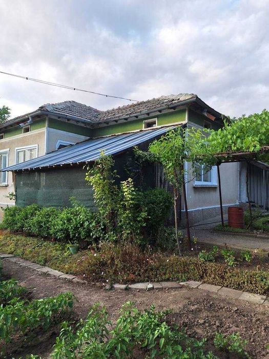 Реновирана къща в Кардам