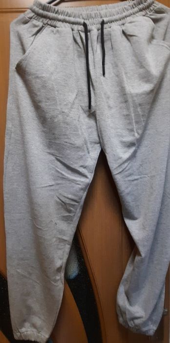 Pantaloni dama noi