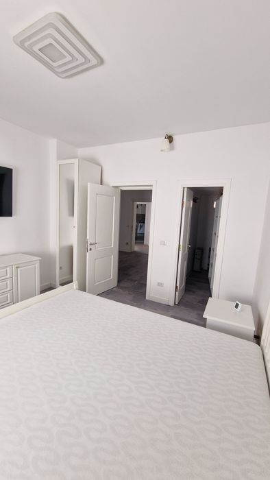 Casa cu 4 camere , zona linistita