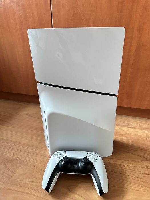 Playstation 5 Slim, Thrustmaster T598 и седалка Next Level Racing F-Gt Lite