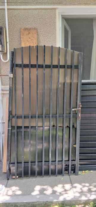 Porti metalice + panouri gard
