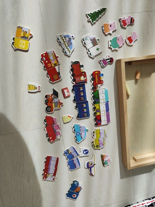 Tabla cu 2 fete si puzzleuri magnetice