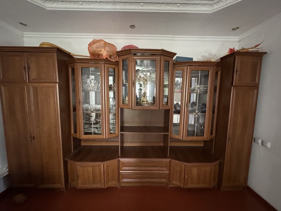 Продам большую деревянную стенку