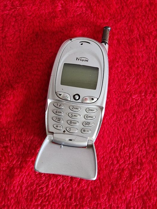 Telefon Sony Ericsson pentru colecție