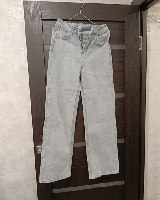 Продам джинсы 28р (46р)