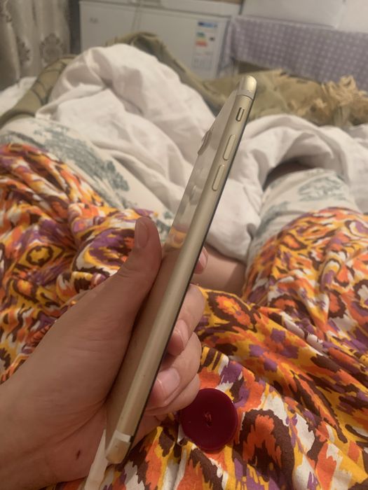 ПРОДАМ АЙФОН 7+ срочно