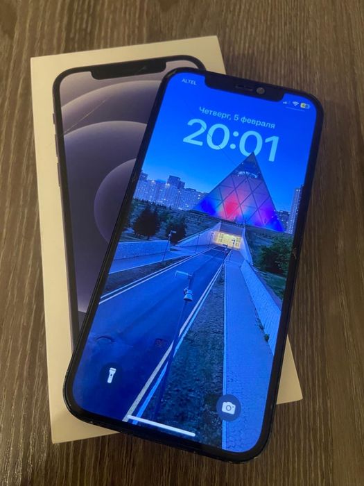 Продам айфон 12, 64 гиг